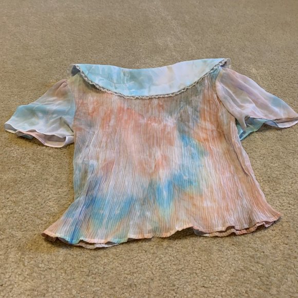 Repeat Mark Marbled Look Cropped Pleated Top - Picture 2 of 12